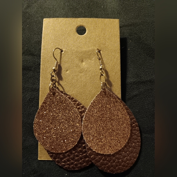 Tear drop earrings - Picture 2 of 6